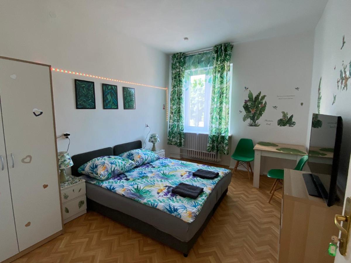 Jungle Rooms Gdańsk Exteriör bild