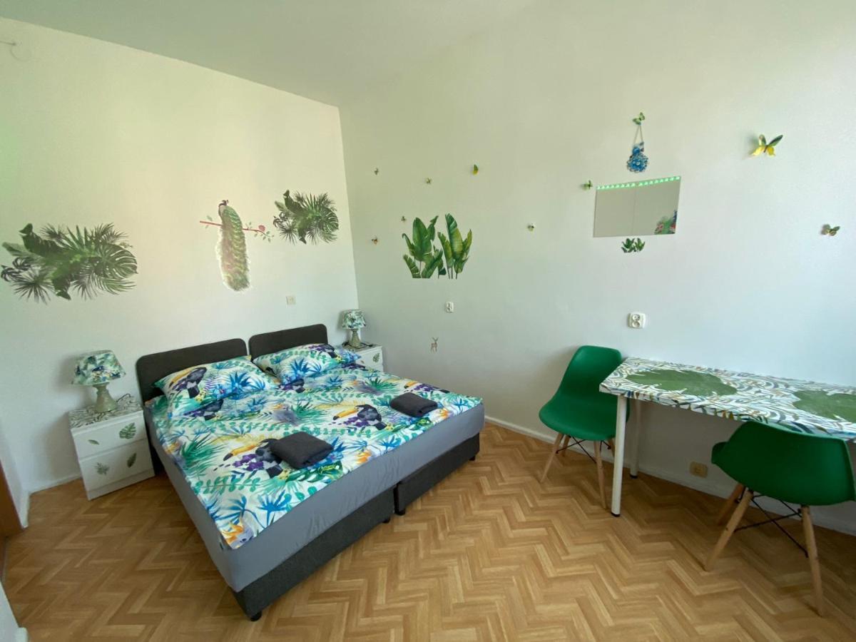 Jungle Rooms Gdańsk Exteriör bild